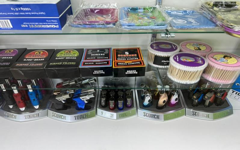 Tobacco accessories availability in Dragon Drip Vape and Smoke  Overland Park