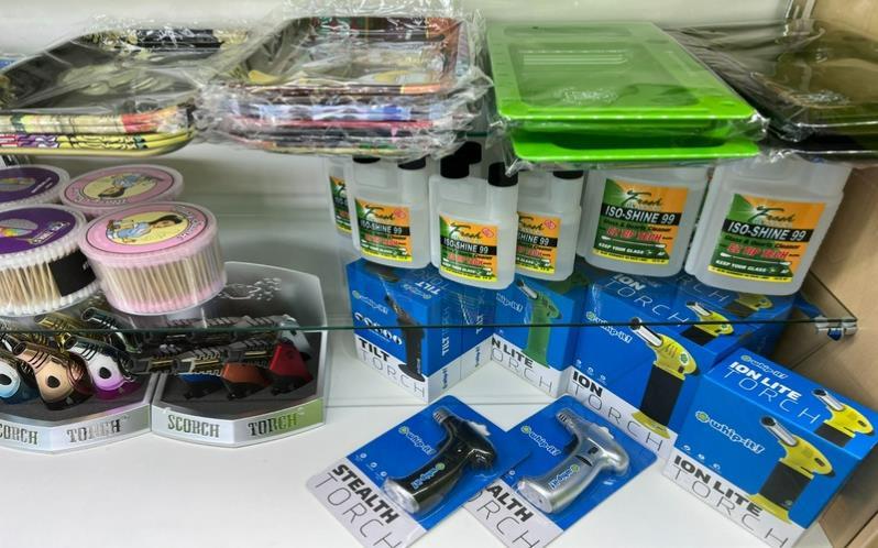 tobacco accessories availability in Dragon Drip Vape and Smoke Overlandpark,Ks

