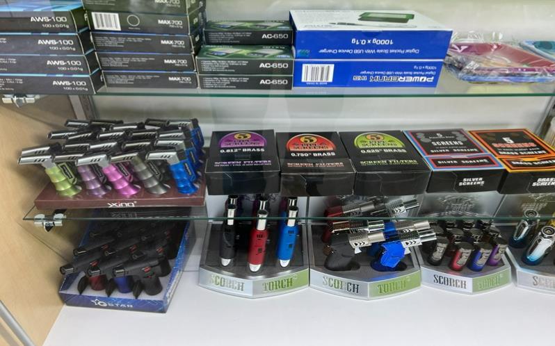 Tobacco accessories availability in Dragon Drip Vape and Smoke Overland Park, Kansas  