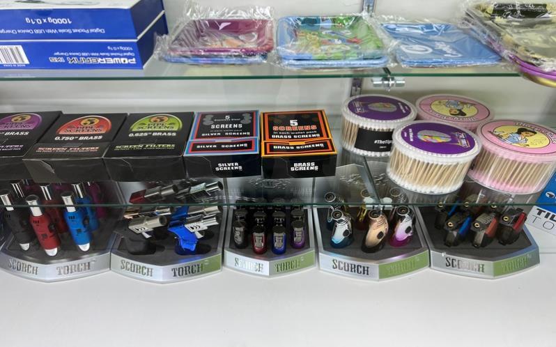 tobacco accessories availability in Dragon Drip Vape and Smoke Overland Park