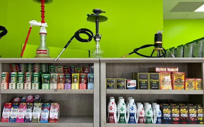 hookahs availability in Dragon Drip Vape and Smoke Overland Park