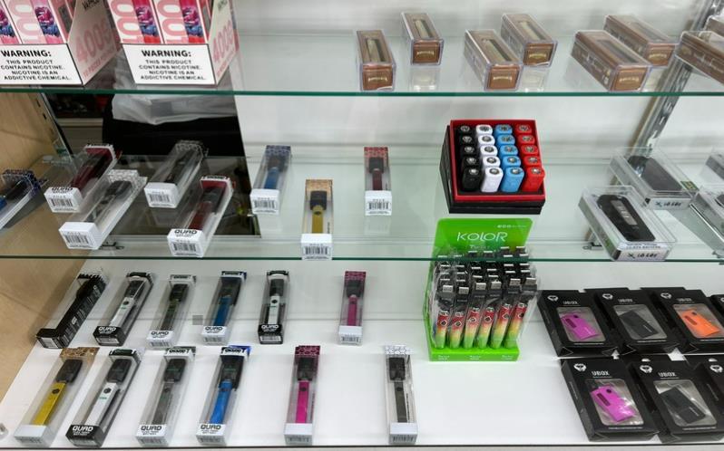 Vaporizers availability in Dragon Drip Vape and Smoke Overland Park