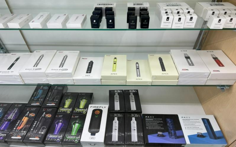 Vaporizer availability in Dragon Drip Vape and Smoke
