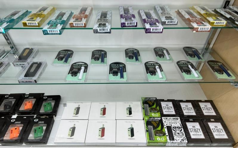 Vaporizer availability in Dragon Drip Vape and Smoke Overland Park Ks