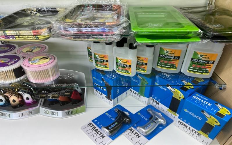 Tobacco accessories availability of Dragon Drip Vape and Smoke in Overland Park, Kansas, 