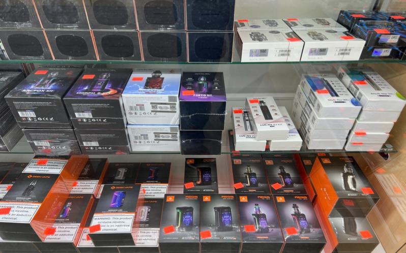 Vaporizer availability in Dragon Drip Vape and Smoke
